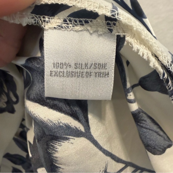 Cynthia Steffe V-Neck Peplum Blouse Navy Ivory Floral Ruffle 100% Silk - Picture 6 of 6